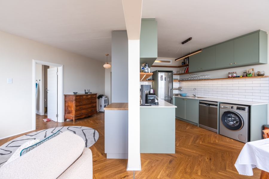 1 Bedroom Property for Sale in Vredehoek Western Cape